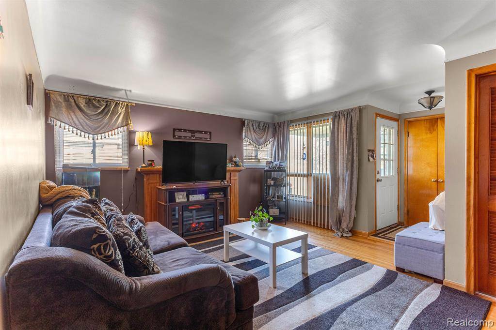 Dearborn Heights, MI 48127,20650 CRESTMONT Lane