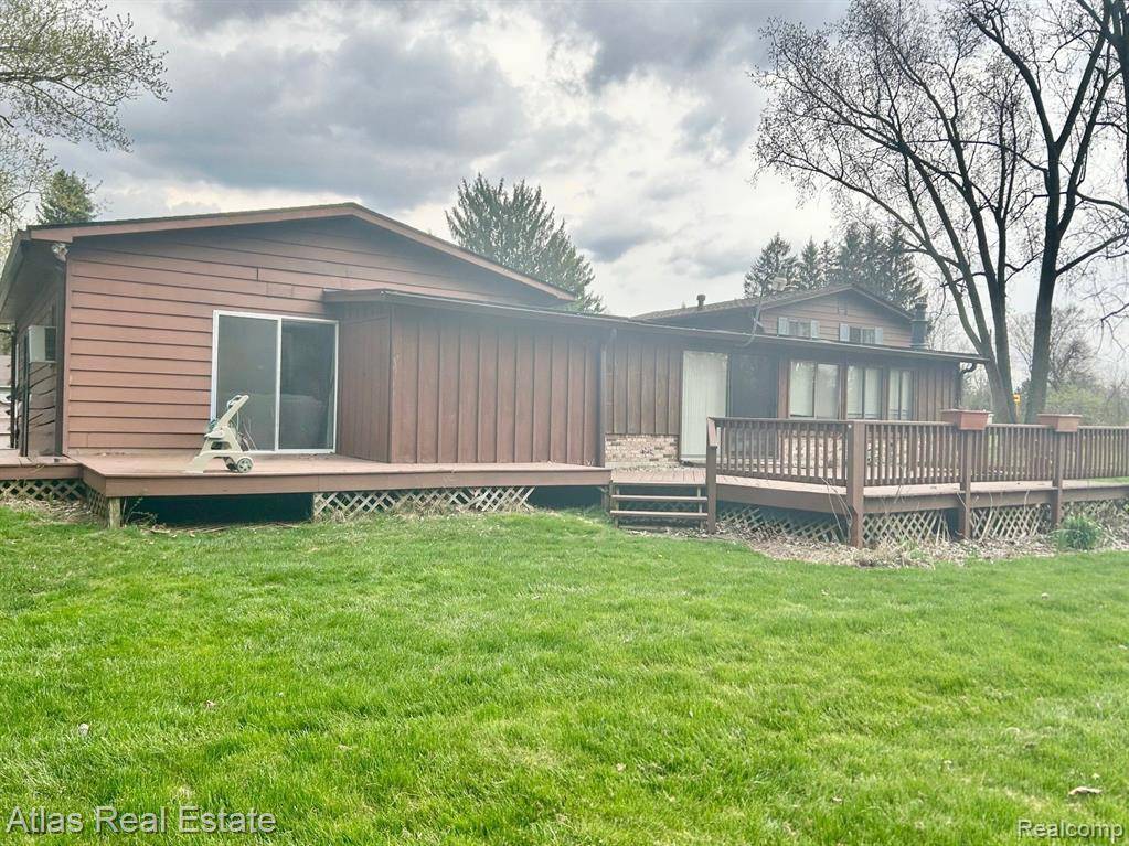 Goodrich Vlg, MI,8530 CATHERWOOD Drive