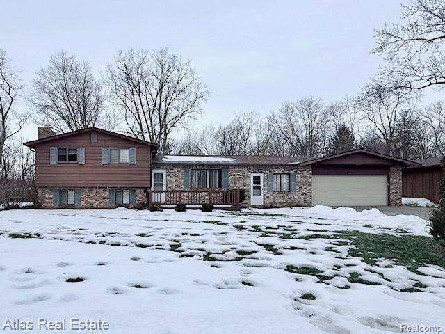 Goodrich Vlg, MI,8530 CATHERWOOD Drive