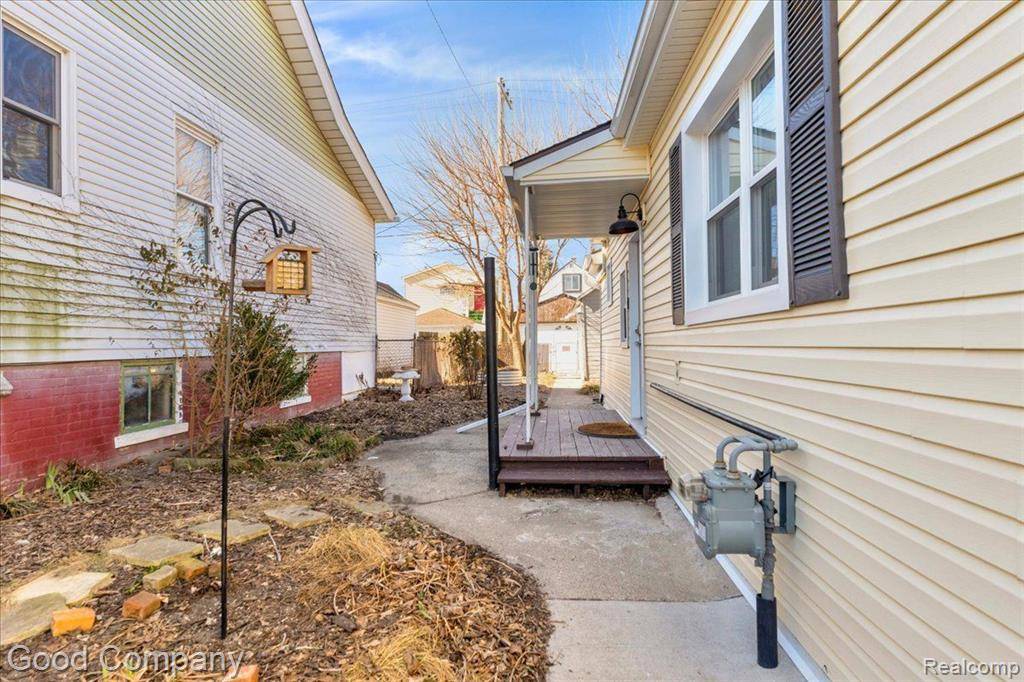 Hamtramck, MI 48212,12031 MORAN Street