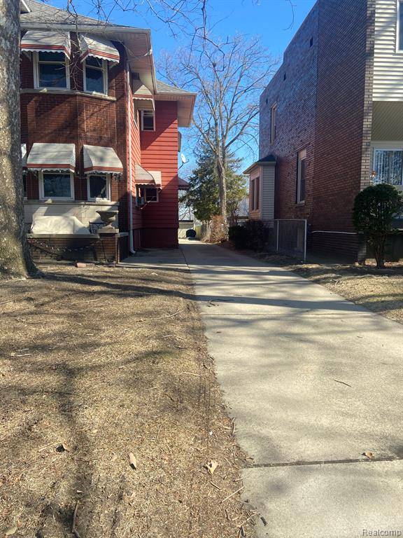 Wyandotte, MI 48192,2715 BIDDLE Avenue