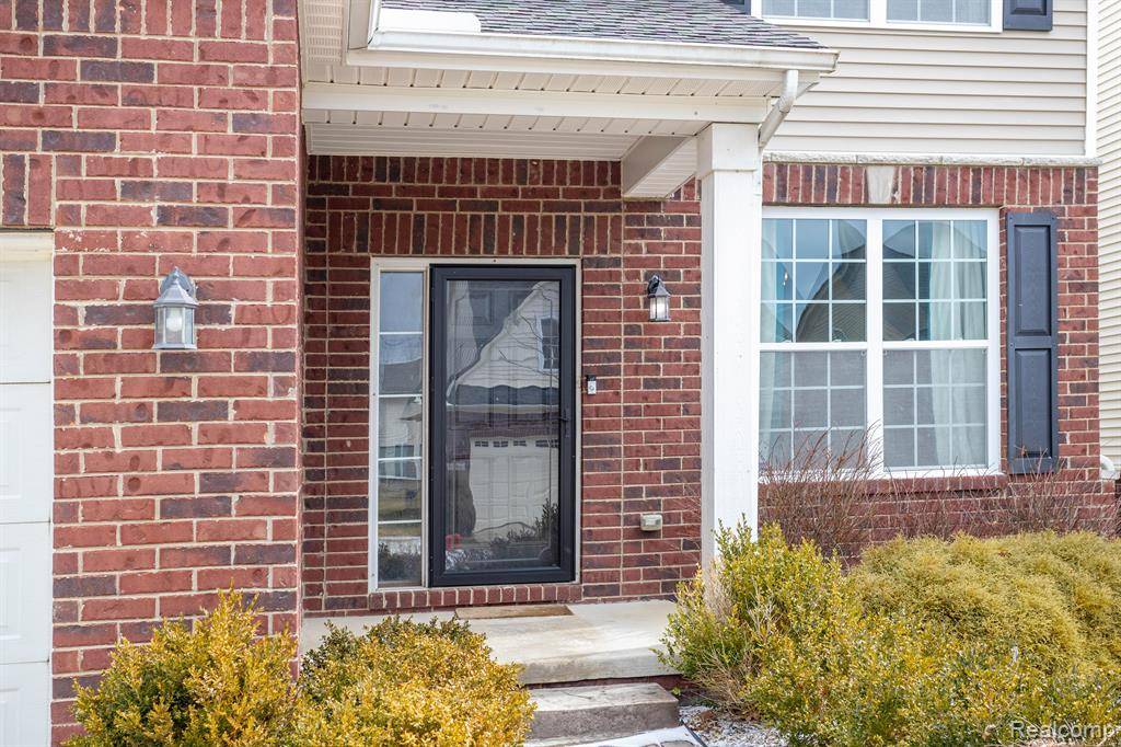 Novi, MI,27086 MAXWELL