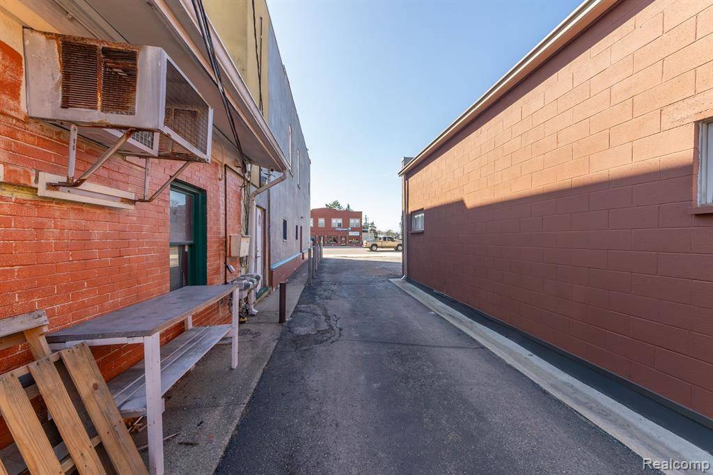 Brighton, MI 48116,116 W GRAND RIVER Avenue