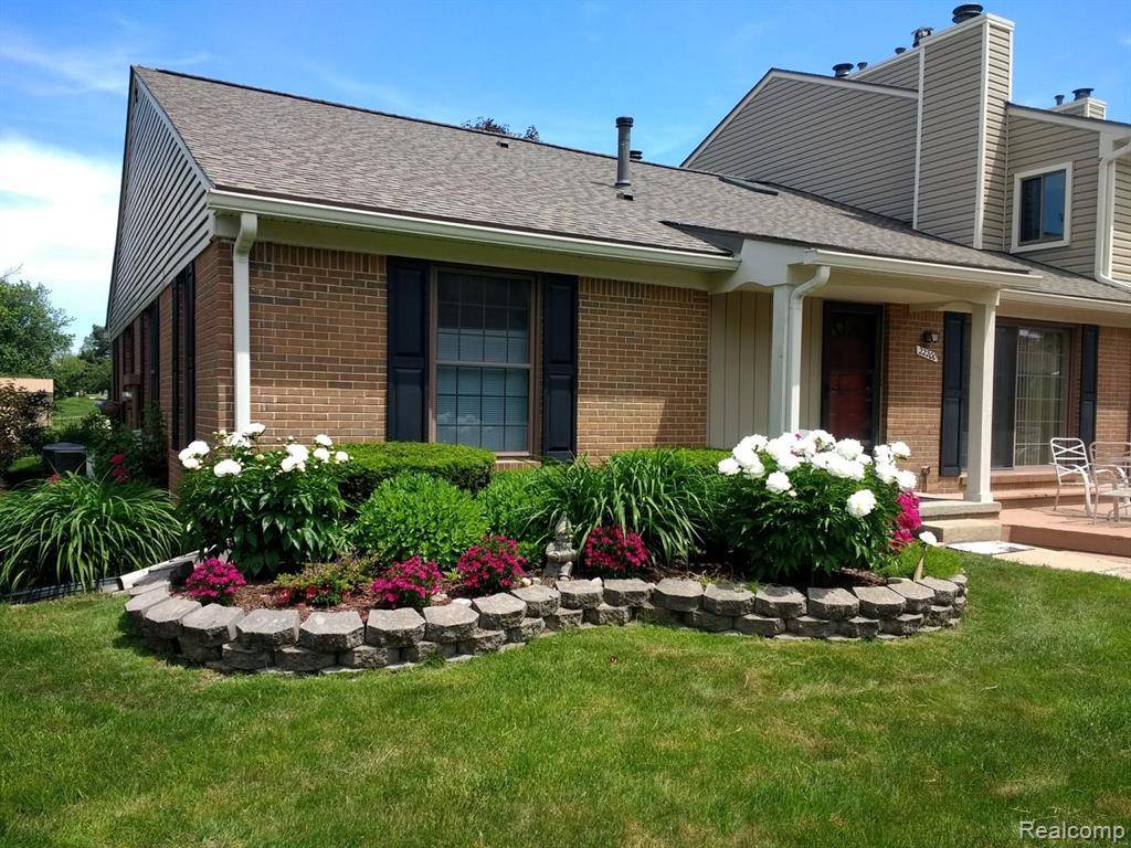 Novi, MI,22200 PONDVIEW