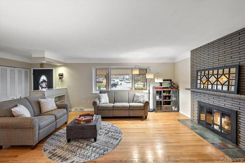 Farmington, MI 48336,24119 SAINT MARY Court