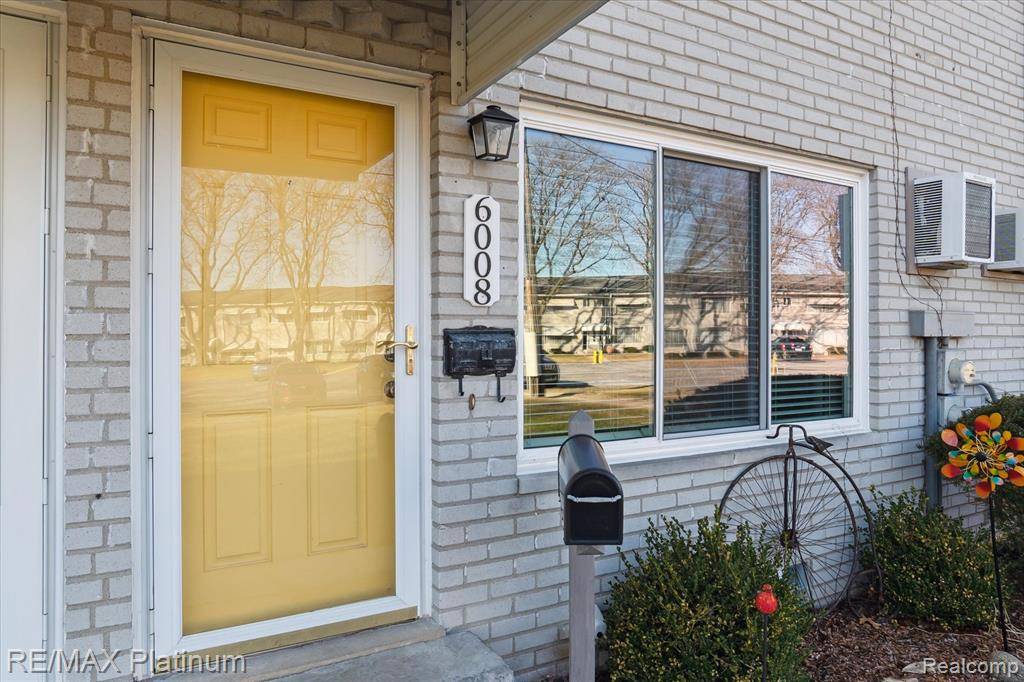 Brighton, MI 48116,6008 Alan Drive