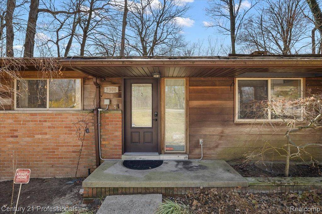 Bloomfield Hills, MI 48301,7300 KINGSWOOD Drive