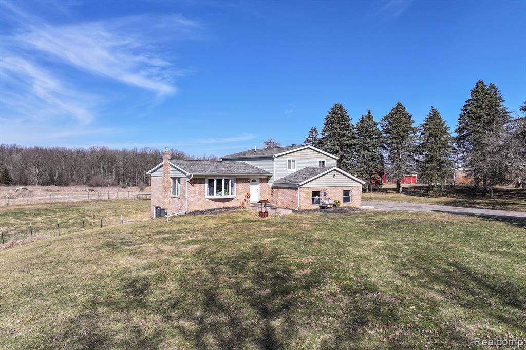 Fowlerville, MI 48836,5486 W LOWE Road