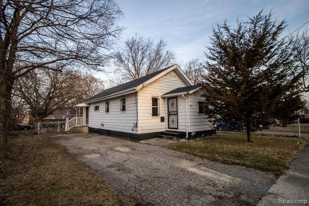 Flint, MI 48503,996 BARNEY Avenue
