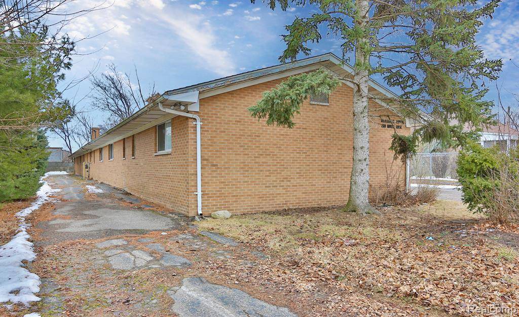 Mount Clemens, MI 48043,280 N ROSE Street