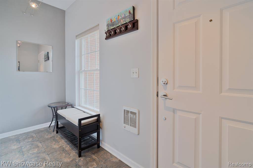 Waterford, MI 48328,2858 COTTONWOOD Drive