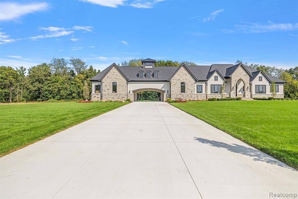 Bruce, MI 48065,70501 Renata Court