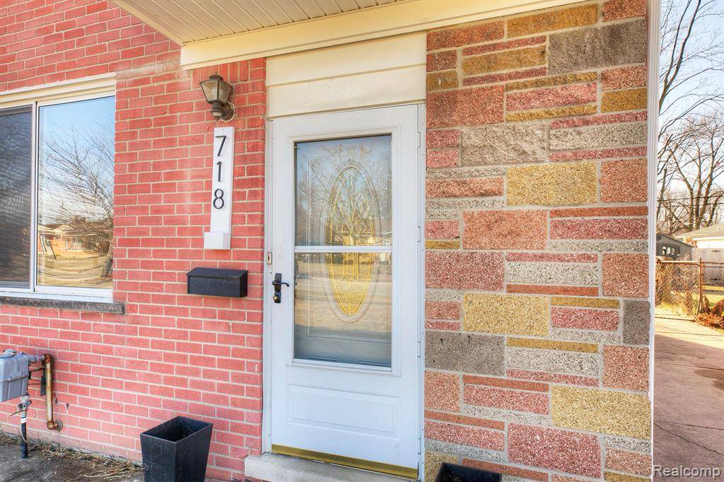 Westland, MI 48186,718 Easley Drive
