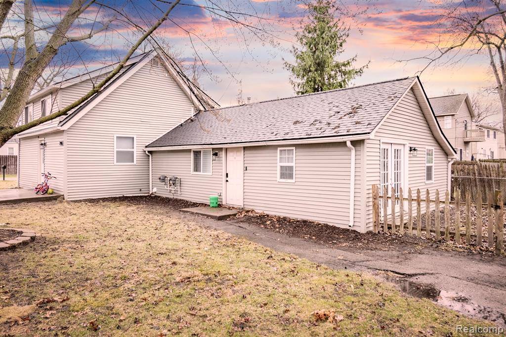 Farmington Hills, MI 48336,21487 AVERHILL Street