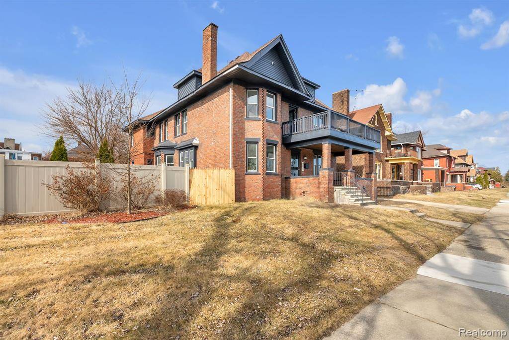 Detroit, MI 48207,951 E GRAND Boulevard