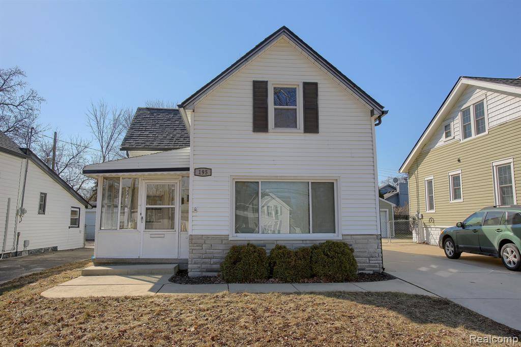 Mount Clemens, MI 48043,195 ROBERTSON Street