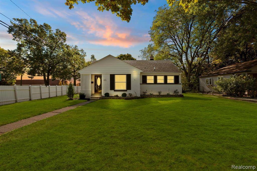 Birmingham, MI 48009,2896 DORCHESTER Road