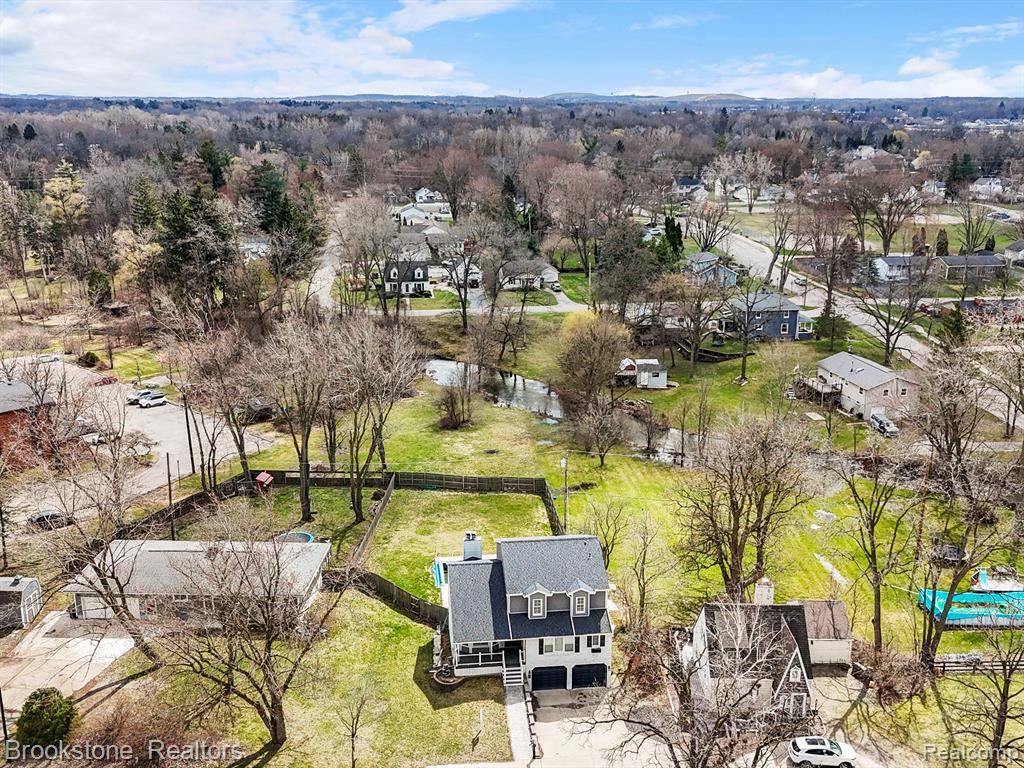 Lake Orion, MI 48362,576 E FLINT Street