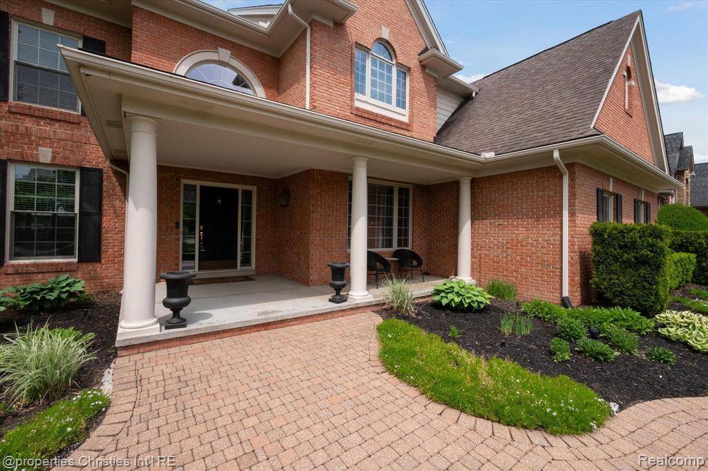 Northville, MI 48168,16171 PINE VALLEY Drive