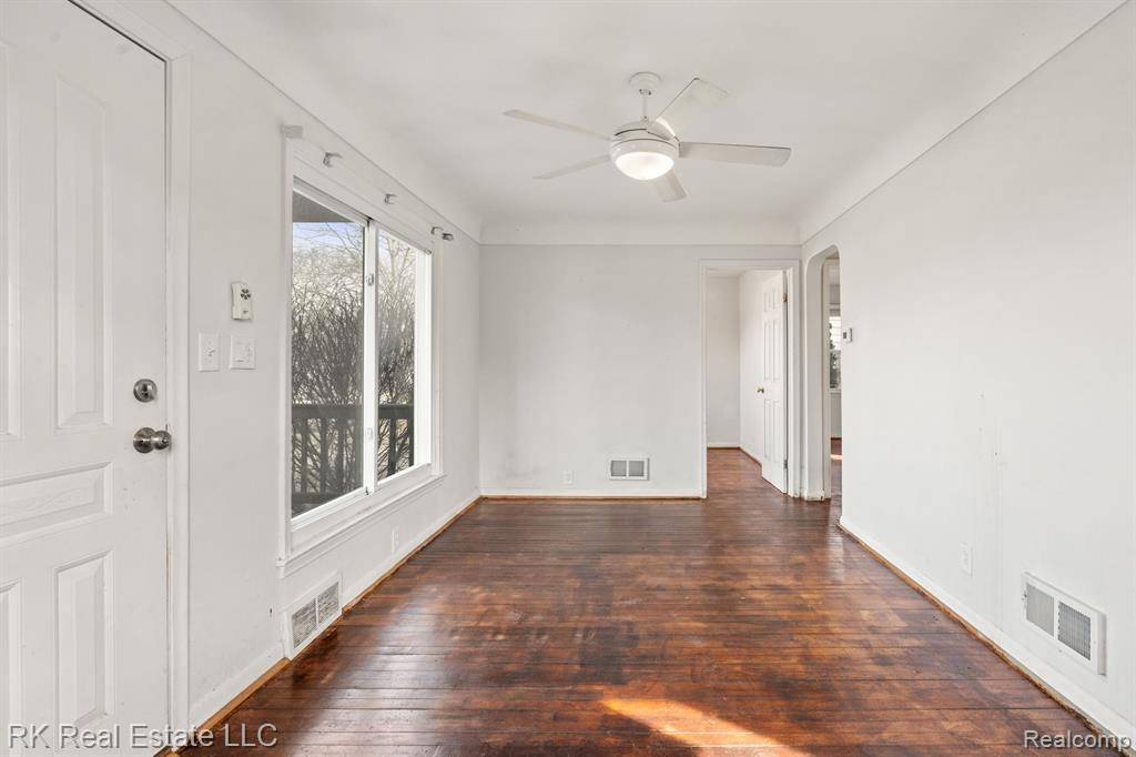 Lake Orion, MI 48362,265 PERRY Street
