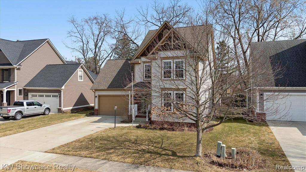 Milford, MI 48381,392 STONE WOOD Court