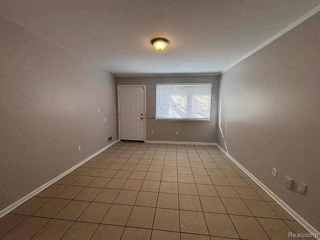 Roseville, MI 48066,29332 UTICA Road