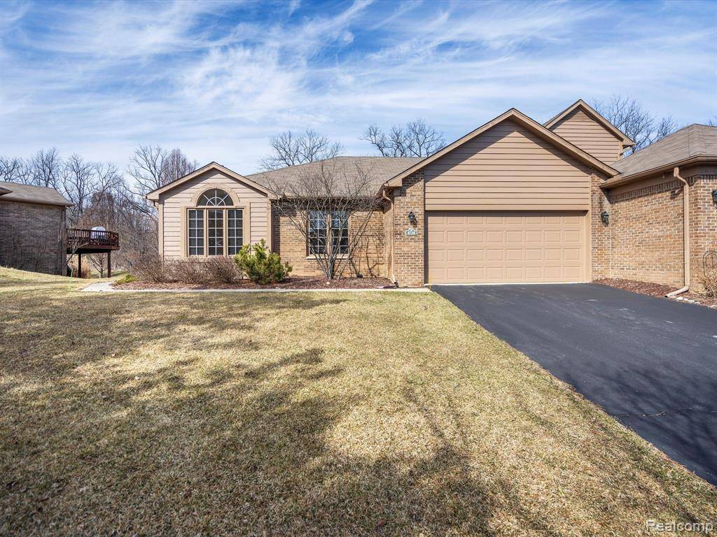 Ann Arbor, MI 48105,4738 MULBERRY WOODS Circle