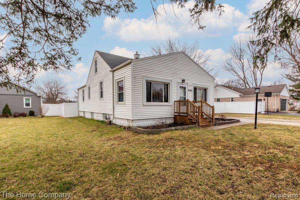 Southgate, MI 48195,15144 Flanders Street