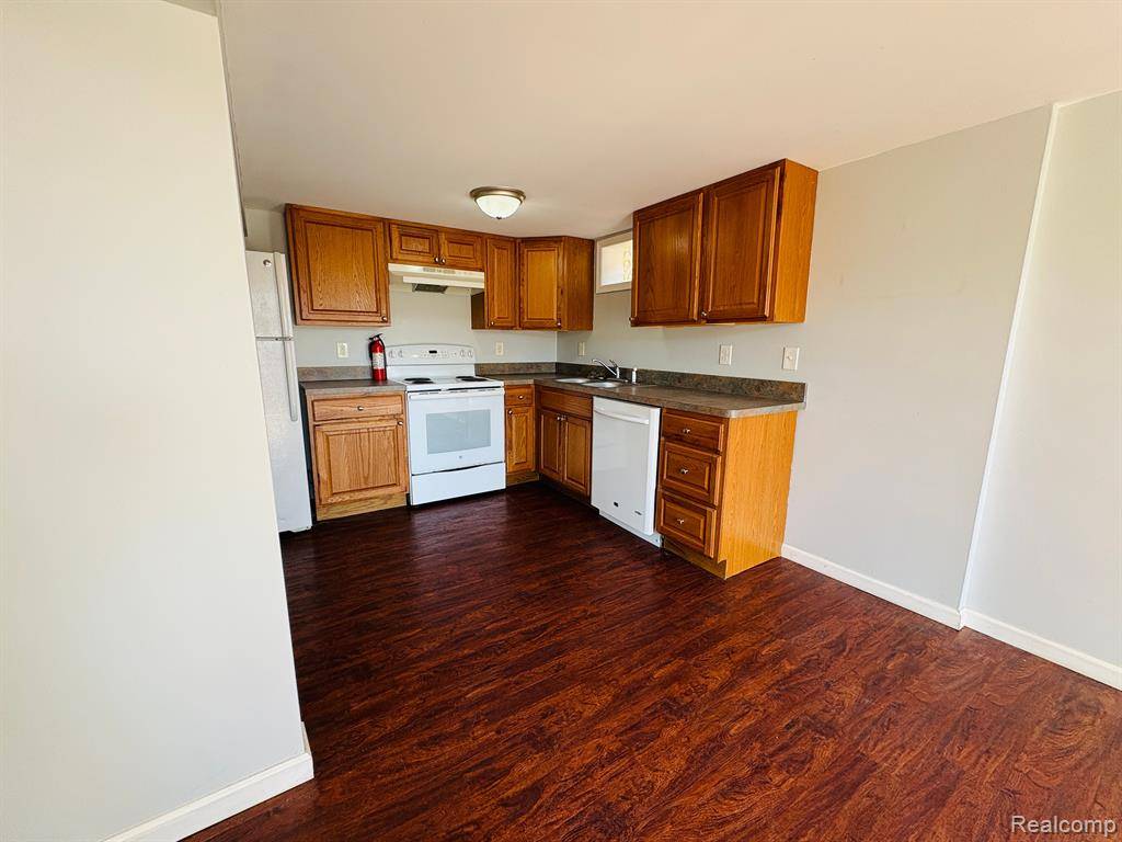 Waterford, MI 48328,4109 Parkway