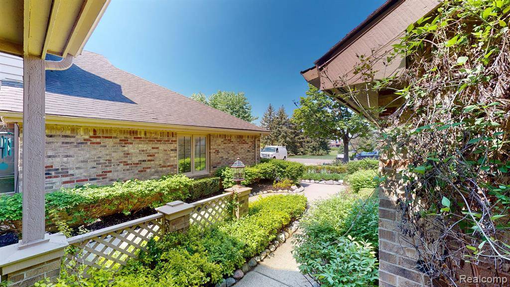 Northville, MI,18182 W Blue Heron Dr N