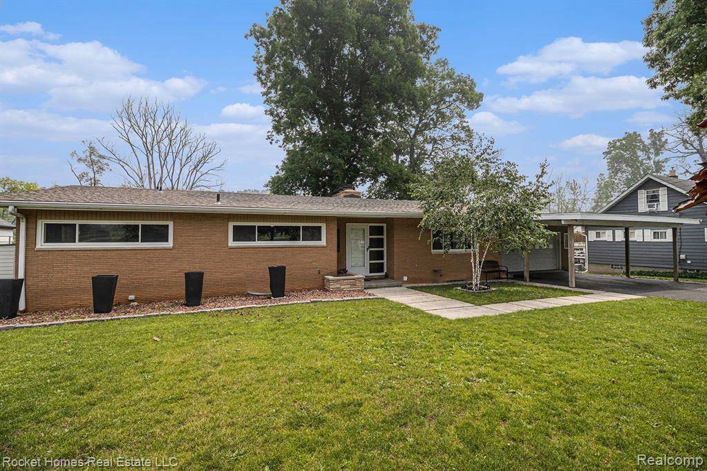 Grosse Ile, MI 48138,22813 MERIDIAN Road