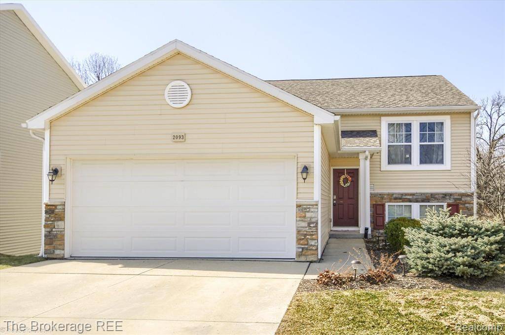 Davison, MI 48423,2093 STILLWATER Drive