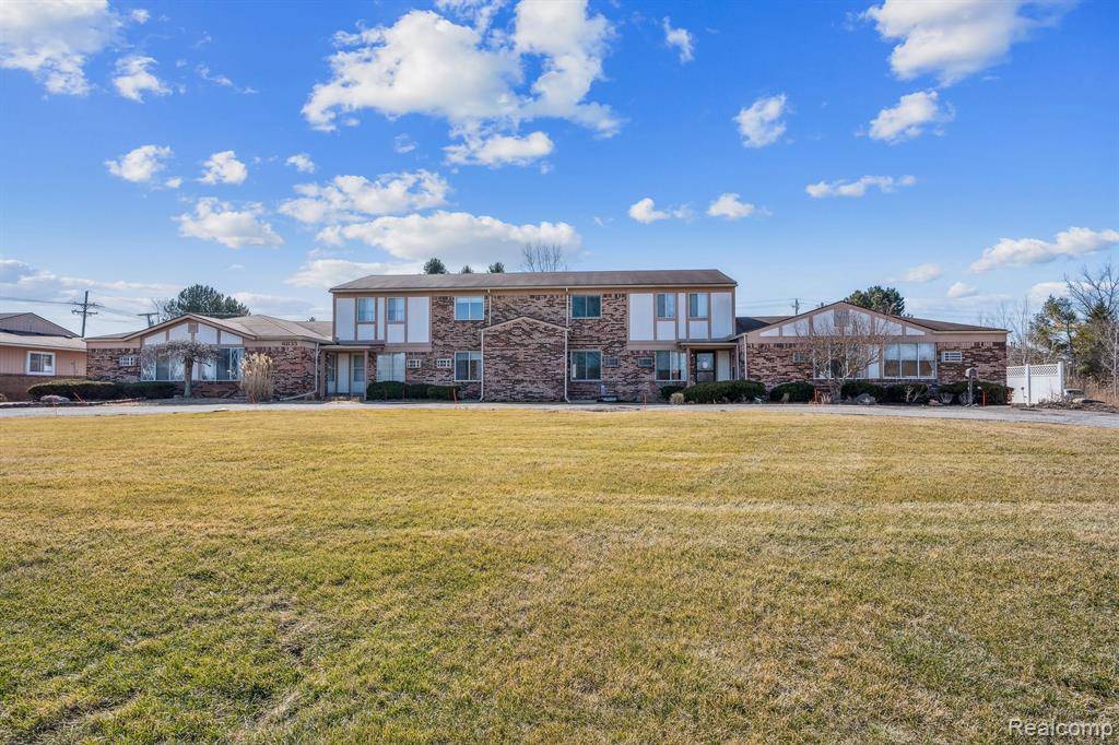 South Lyon, MI 48178,61135 11 Mile Road