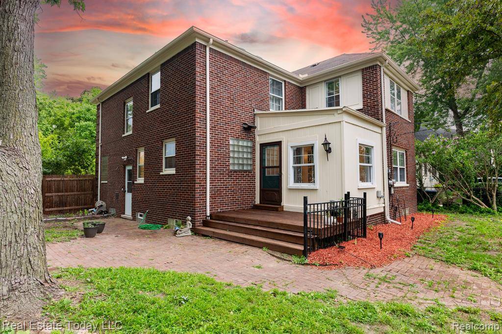 Grosse Pointe Park, MI 48230,1439 BEDFORD Road