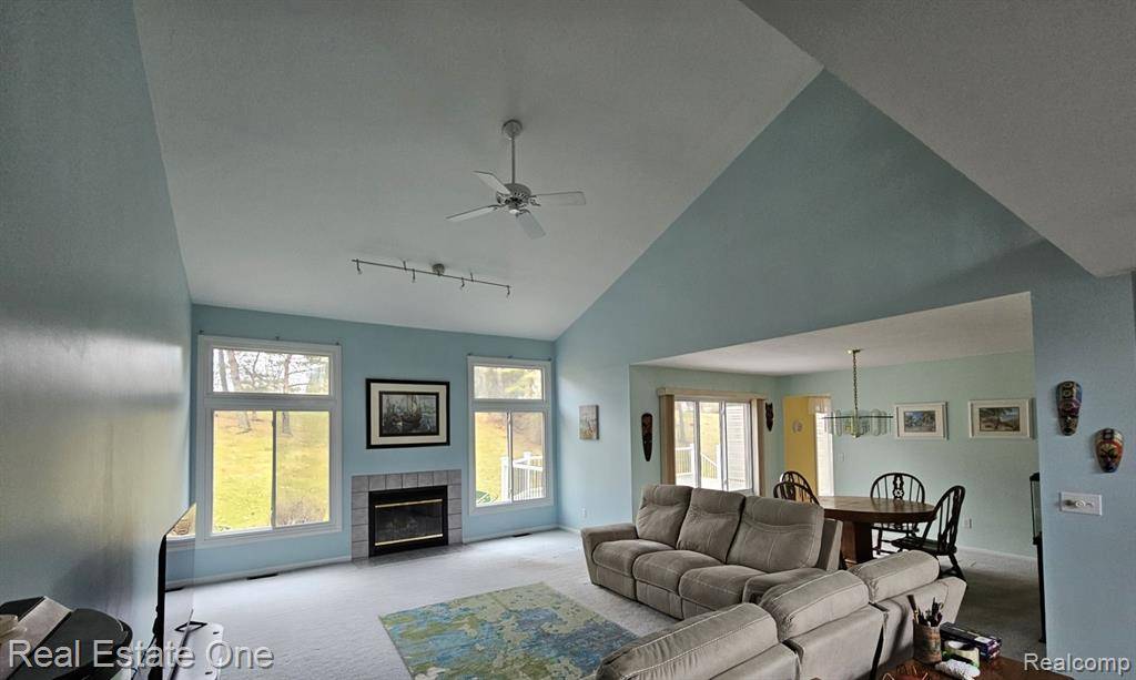 South Lyon, MI 48178,13585 MERRIE MEADOW Lane