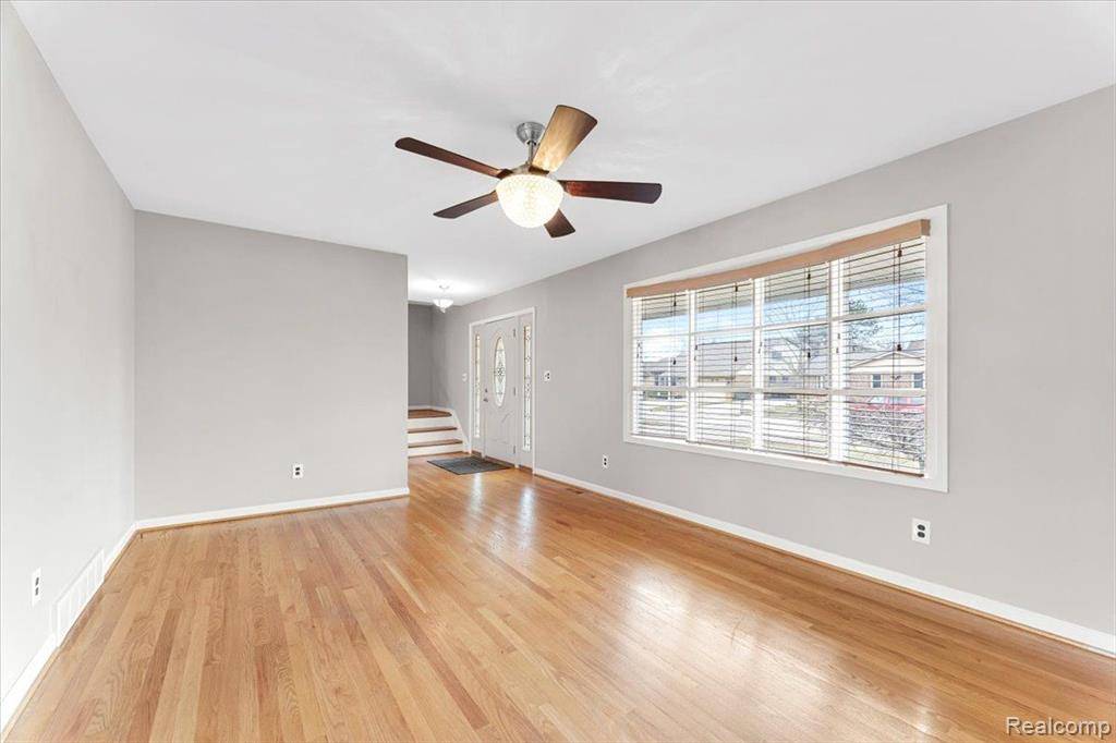 Trenton, MI 48183,1571 GLEN Lane