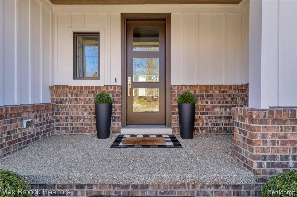 Bloomfield Hills, MI 48301,4887 WYE OAK Road