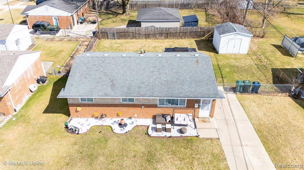 Sterling Heights, MI 48312,38750 WARWICKSHIRE Drive