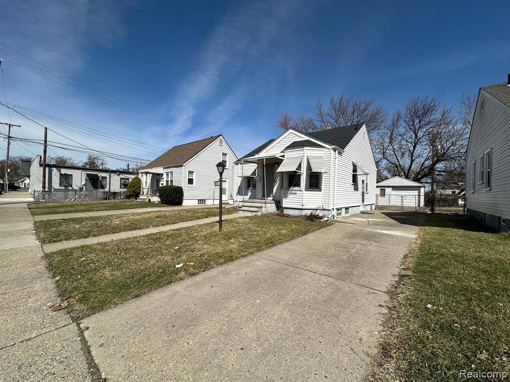 Harper Woods, MI 48225,18533 ELKHART Street