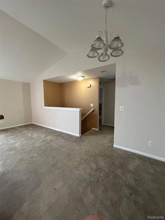Trenton, MI 48183,20039 HIDDEN OAKS Drive