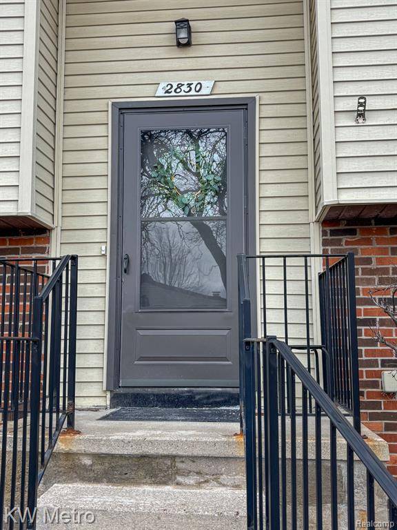 Troy, MI 48083,2830 ROUNDTREE Drive