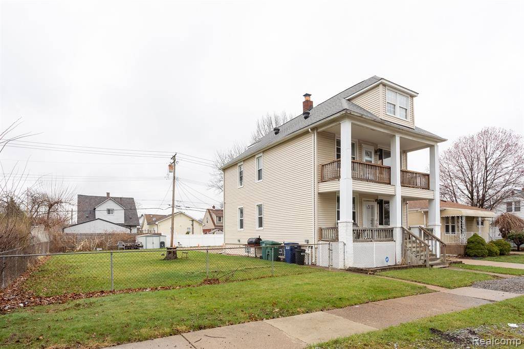 Lincoln Park, MI 48146,880 WHITE Avenue