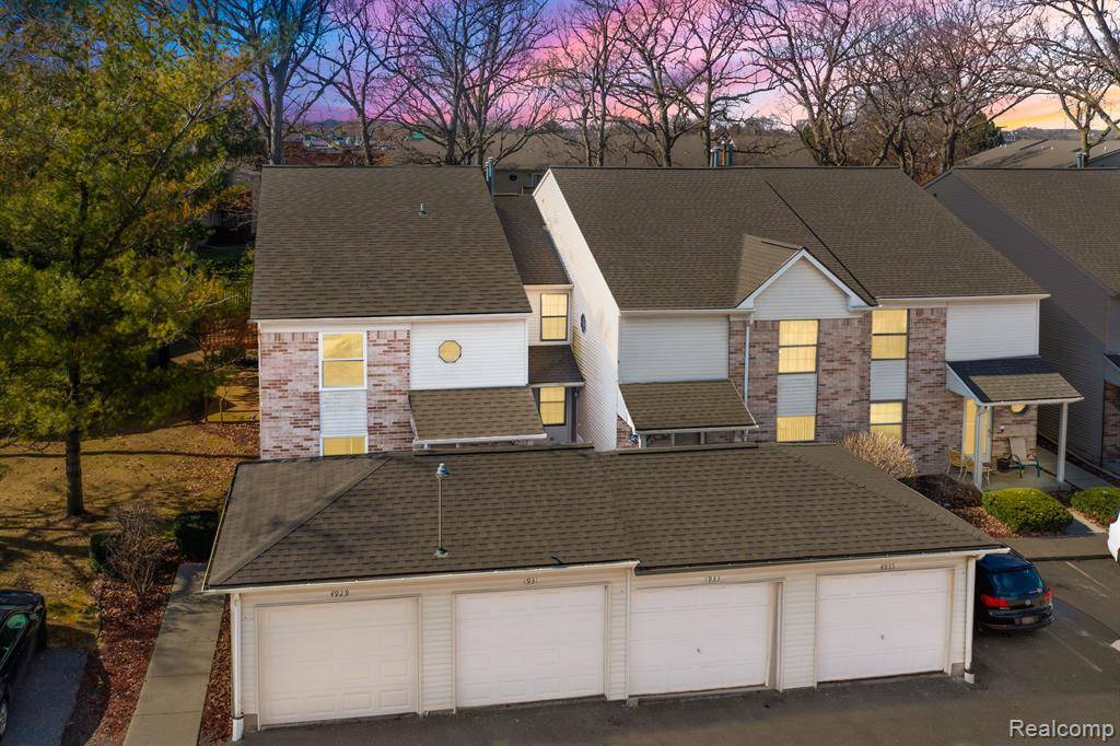 Waterford, MI 48329,4933 OAK HILL Drive
