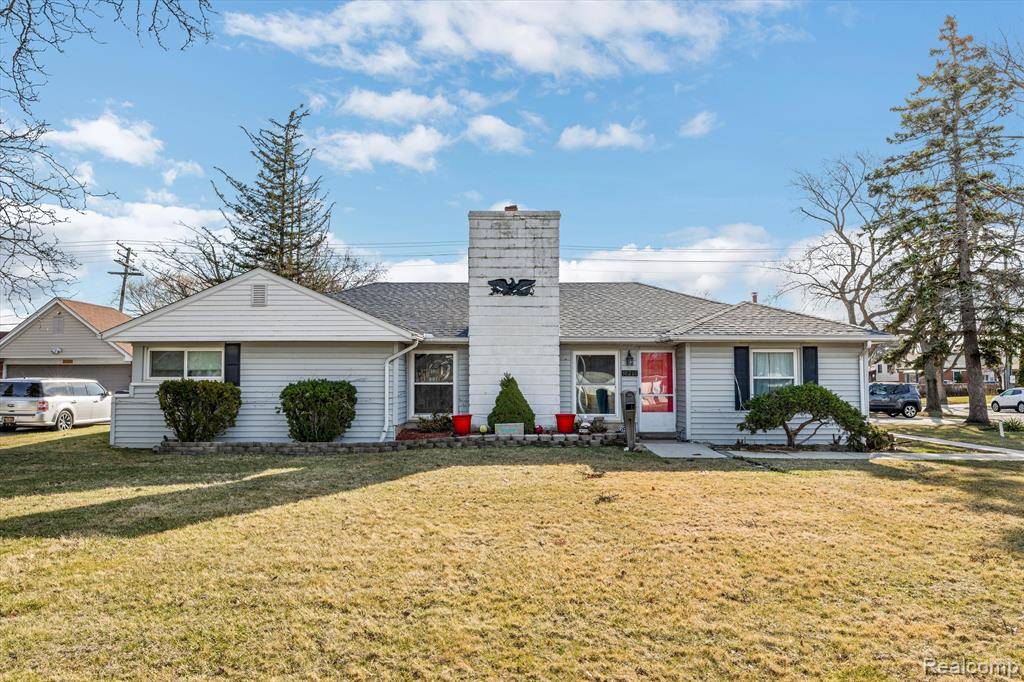 Saint Clair Shores, MI 48082,30260 HARPER Avenue