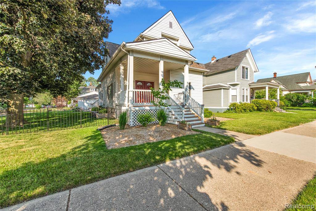 Mount Clemens, MI 48043,81 CROCKER Boulevard