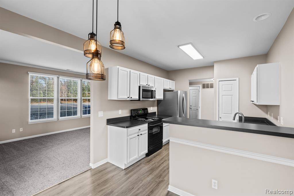 Holly, MI 48442,500 DOCKSIDE Circle