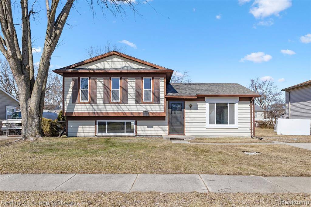 Romulus, MI 48174,28622 BURNING TREE Lane