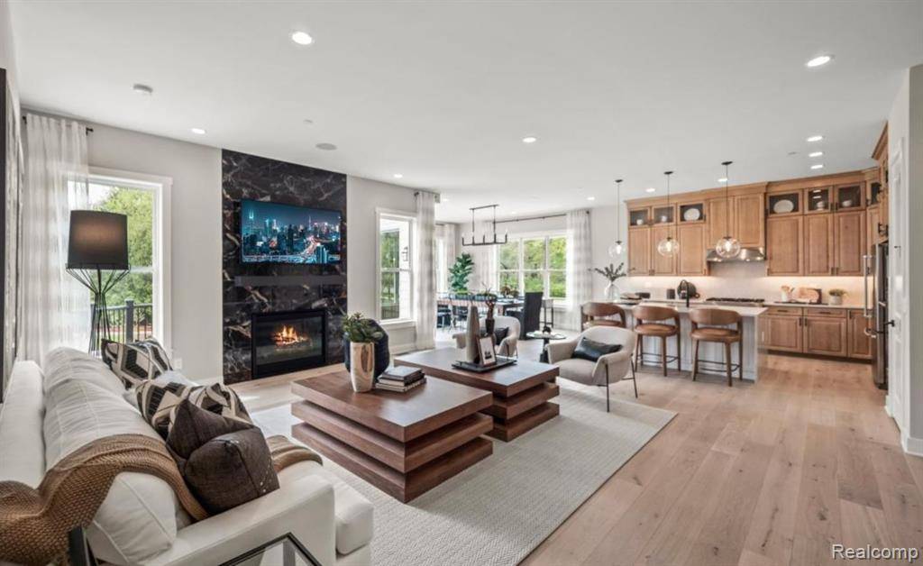 Saline, MI 48176,762 Sutton Court