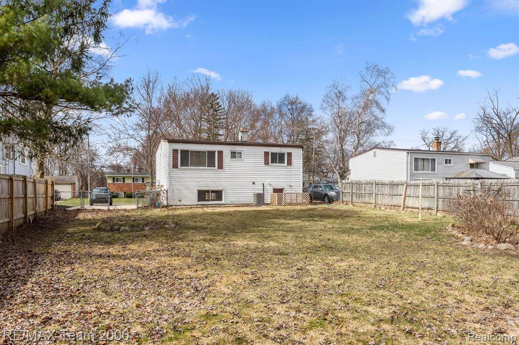 Holly, MI 48442,118 N CORBIN Street
