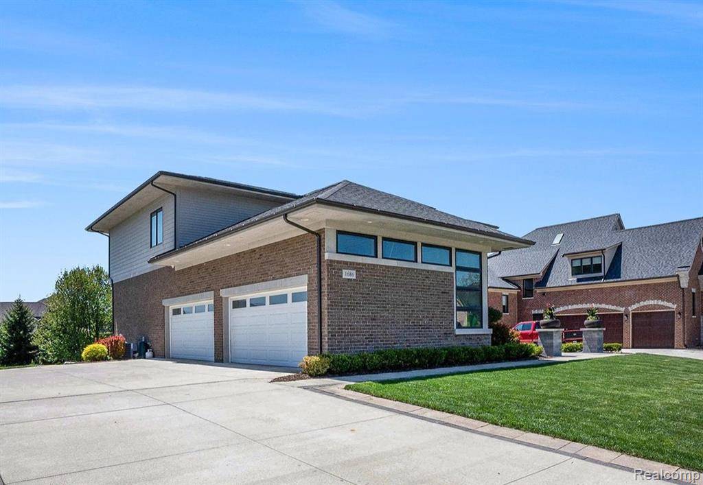Rochester Hills, MI 48306,1686 TRACEKY